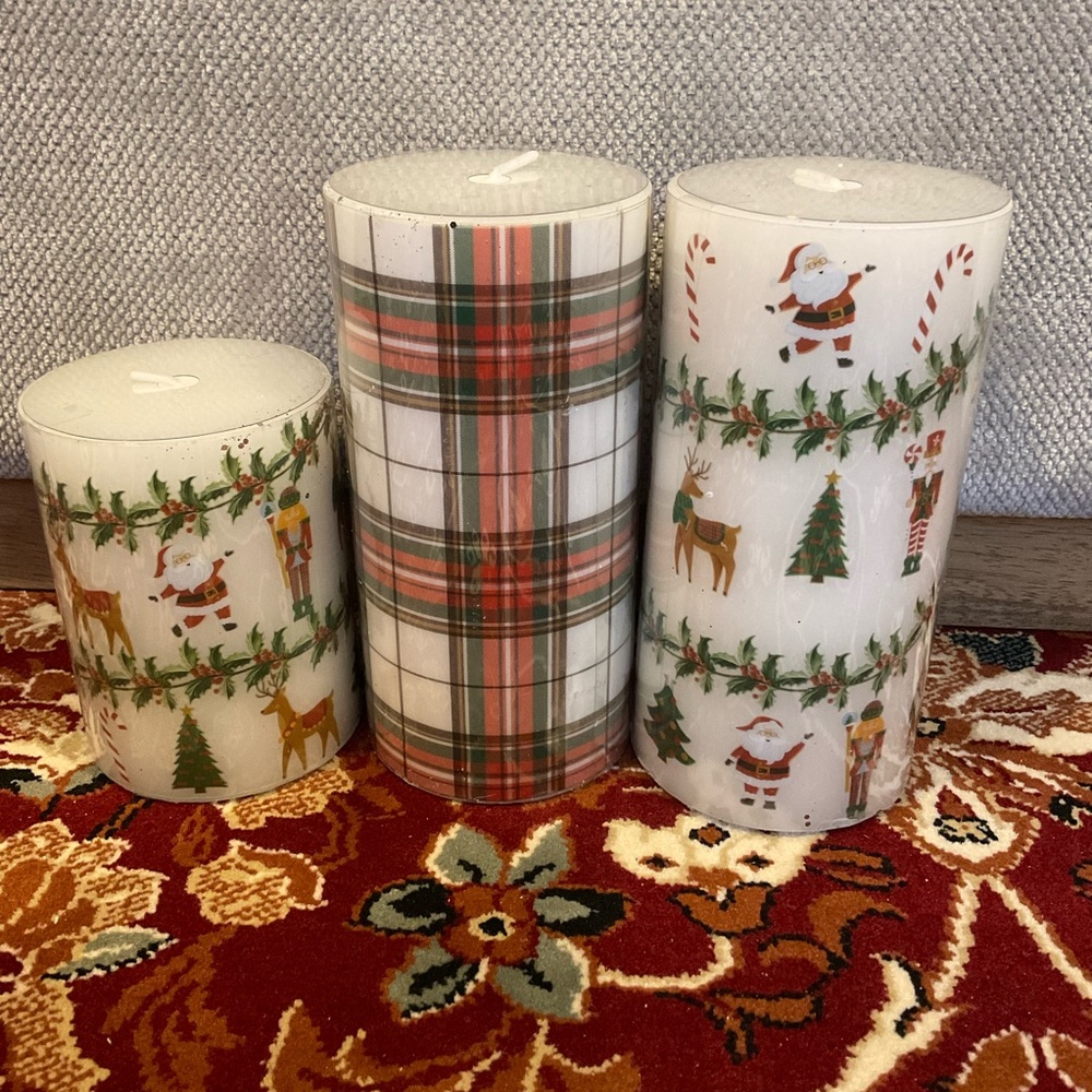 Ashland Christmas Pillar Candles 3 in this bundle